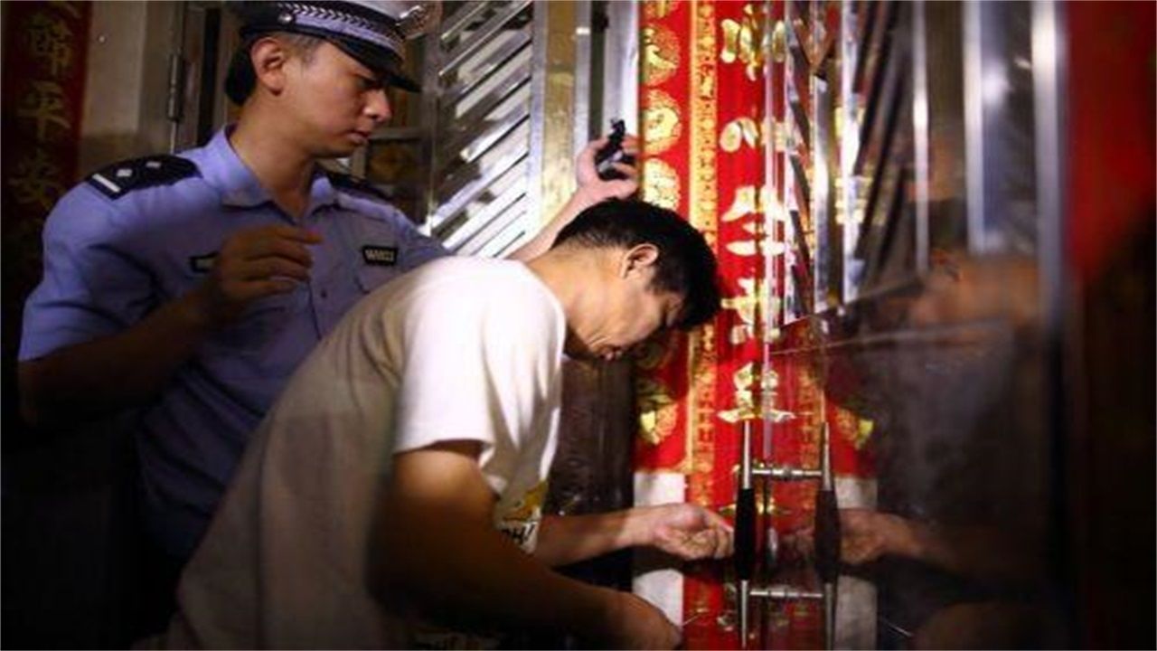 荔波县请开锁师傅开了锁后，师傅